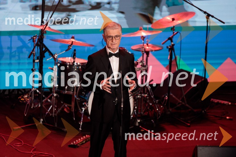  Franjo Bobinac, podpredsednik in generalni direktor za globalni marketing, Hisense International., predsednik Rokometne zveze SlovenijePrimož Roglič predal naziv botra, dobrodelna prireditev Olimpijskega komiteja Slovenije