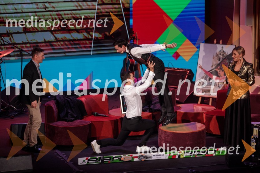  Robert Hrgota, trener slovenske skakalne reprezentance;  Primož Roglič, kolesarPrimož Roglič predal naziv botra, dobrodelna prireditev Olimpijskega komiteja Slovenije