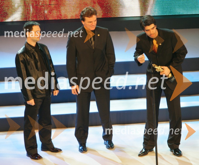 Ekipa Radia City Maribor, dobitniki Viktorja za naj radijsko postajo: Sandi Križanič, glasbeni urednik, Mišo Hoelbl, direktor in lastnik ter Bor Greiner, odgovorni urednik
Viktorji za leto 2004