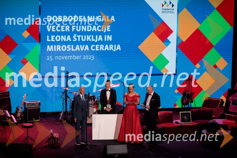  Miroslav Cerar, nekdanji gimnastičar, nekdanji predsednik Odbora za podeljevanje Bloudkovih priznanj;  Primož Roglič, kolesar;  ... ;  ... Primož Roglič predal naziv botra, dobrodelna prireditev Olimpijskega komiteja Slovenije