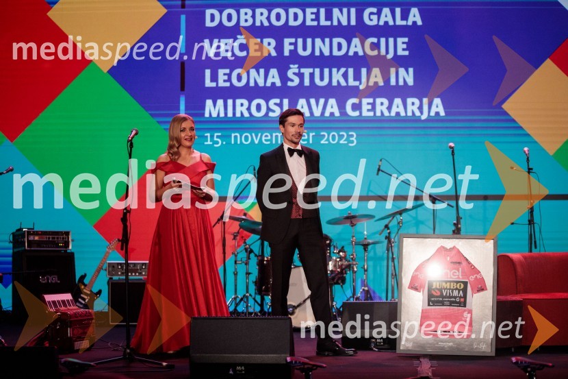  ... ;  Primož Roglič, kolesarPrimož Roglič predal naziv botra, dobrodelna prireditev Olimpijskega komiteja Slovenije