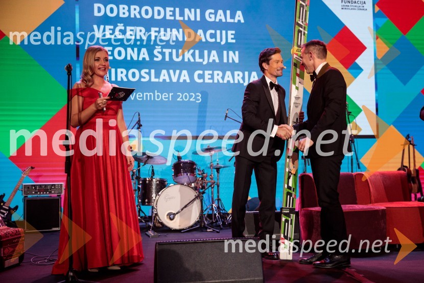  ... ;  Primož Roglič, kolesar;  ... Primož Roglič predal naziv botra, dobrodelna prireditev Olimpijskega komiteja Slovenije