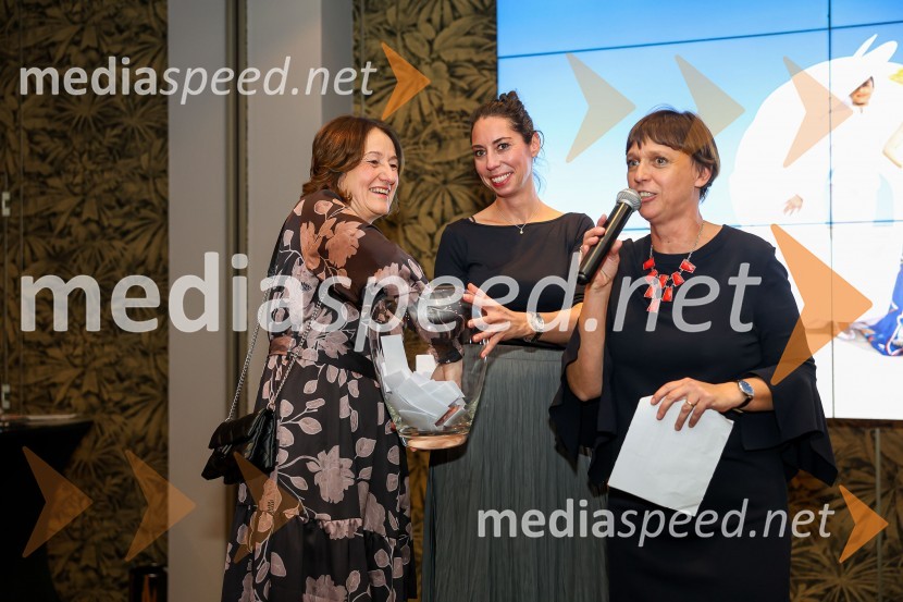  Ildiko Kiss, regijska direktorica prodaje skupine Air France – KLM;  Petra Kregar, IPPR, agencija za komuniciranje;  ... 90. obletnica letalske družbe Air France