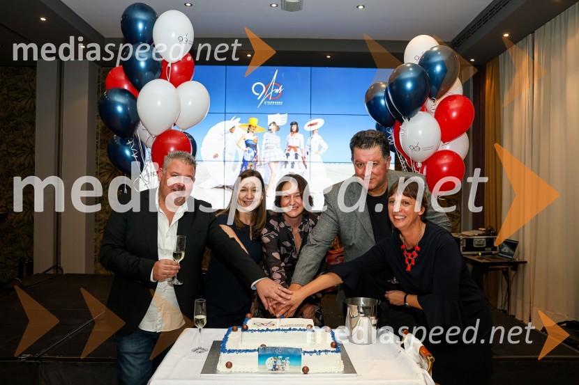  ... ;  ... ;  Ildiko Kiss, regijska direktorica prodaje skupine Air France – KLM;  ... ;  ... 90. obletnica letalske družbe Air France