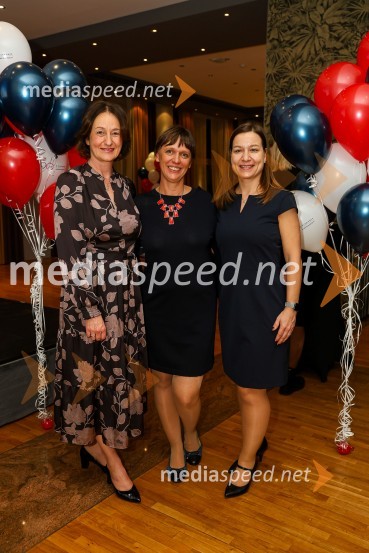  Ildiko Kiss, regijska direktorica prodaje skupine Air France – KLM;  ... ;  ... 90. obletnica letalske družbe Air France