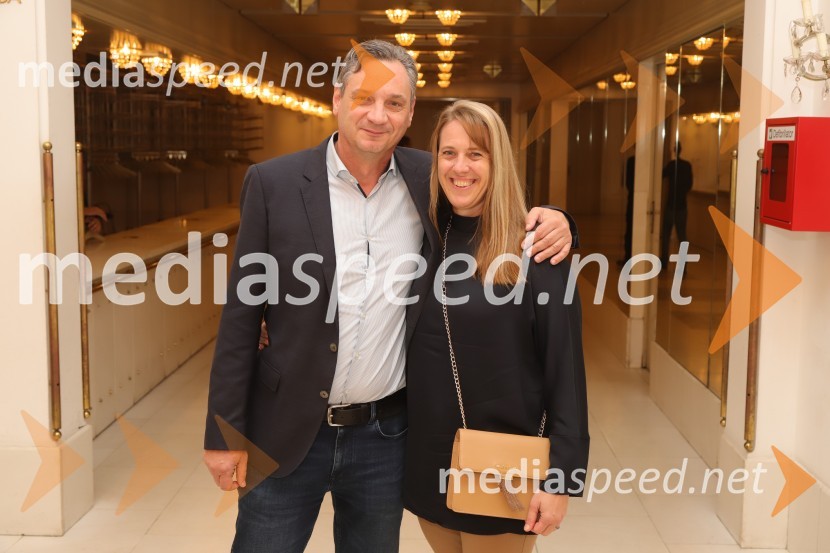  Gvido Jemenšek, svetovalec uprave,  Nova KBM;  Anka JemenšekPremiera Drame SNG Maribor Monolog za živeče v času izumrtja