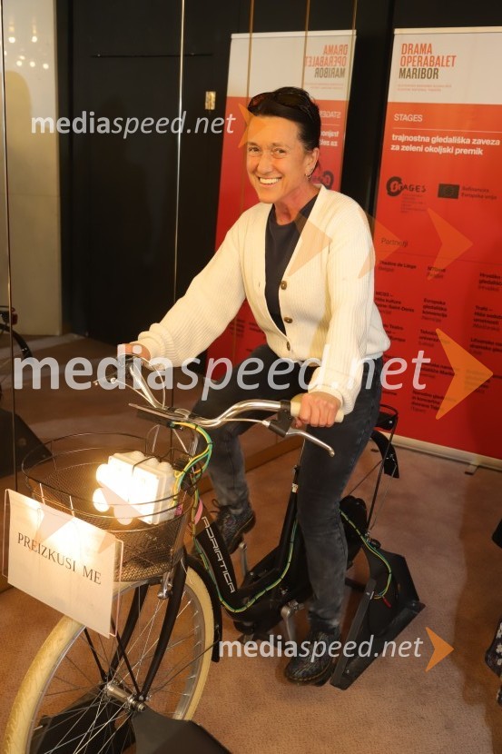  Ivica Flis Smaka,  dr. med., Zdravstveni Zavod Flis MariborPremiera Drame SNG Maribor Monolog za živeče v času izumrtja