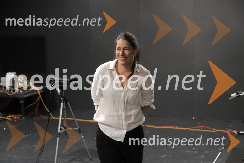  Minca Lorenci, igralkaPremiera Drame SNG Maribor Monolog za živeče v času izumrtja