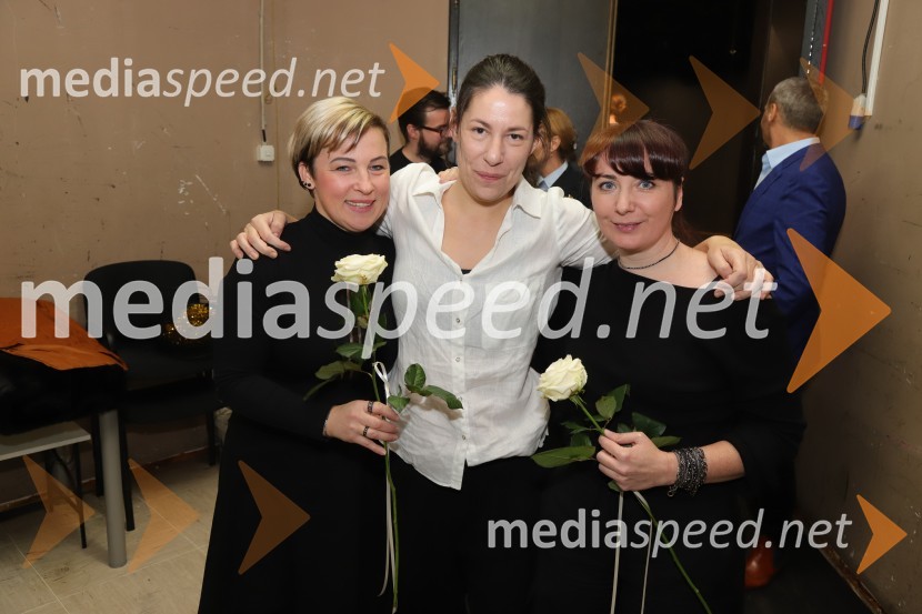  ... ;  Minca Lorenci, igralka;  Mateja Starič, skladateljicaPremiera Drame SNG Maribor Monolog za živeče v času izumrtja