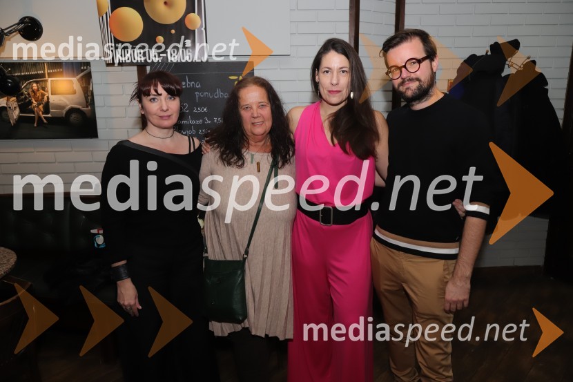  Mateja Starič, skladateljica;  Metka Damjan, lektorica;  Minca Lorenci, igralka;  Tin Grabnar, režiserPremiera Drame SNG Maribor Monolog za živeče v času izumrtja