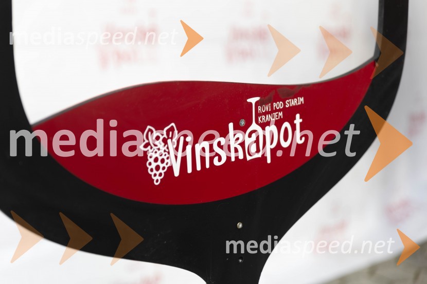 Vinska pot v rovih pod starim Kranjem 2023, petek