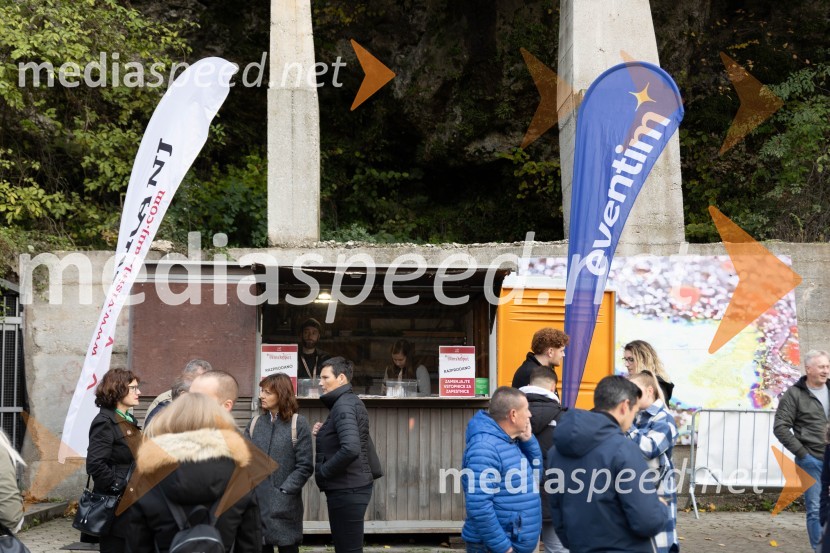 Vinska pot v rovih pod starim Kranjem 2023, petek