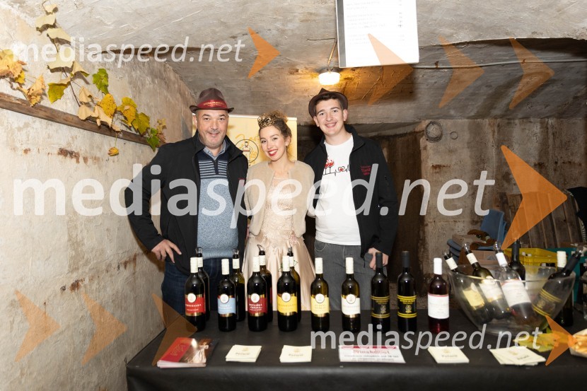 Vinska pot v rovih pod starim Kranjem 2023, petek