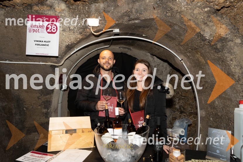 Vinska pot v rovih pod starim Kranjem 2023, petek