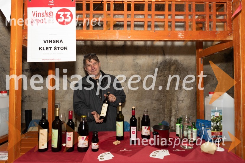 Vinska pot v rovih pod starim Kranjem 2023, petek