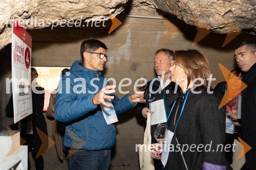 Vinska pot v rovih pod starim Kranjem 2023, petek