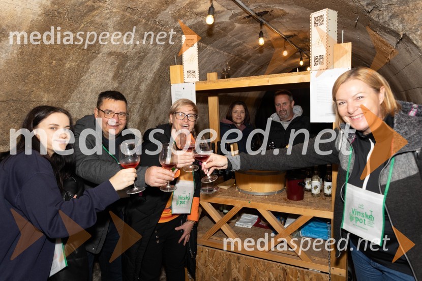 Vinska pot v rovih pod starim Kranjem 2023, petek