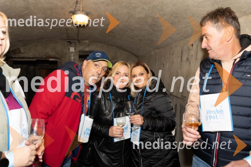 Vinska pot v rovih pod starim Kranjem 2023, petek