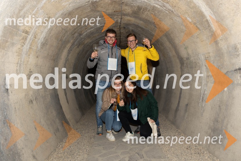 Vinska pot v rovih pod starim Kranjem 2023, petek
