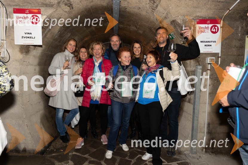 Vinska pot v rovih pod starim Kranjem 2023, petek