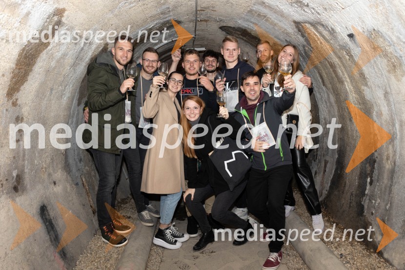 Vinska pot v rovih pod starim Kranjem 2023, petek