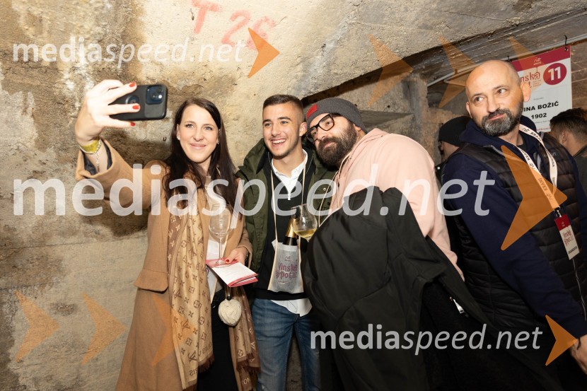 Vinska pot v rovih pod starim Kranjem 2023, petek