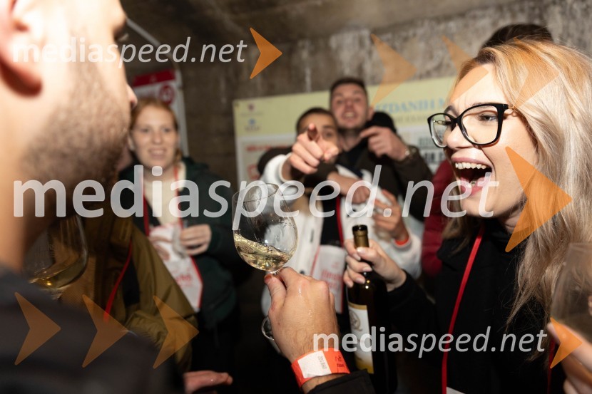 Vinska pot v rovih pod starim Kranjem 2023, petek