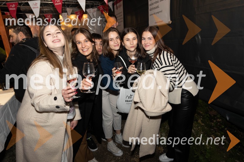 Vinska pot v rovih pod starim Kranjem 2023, petek