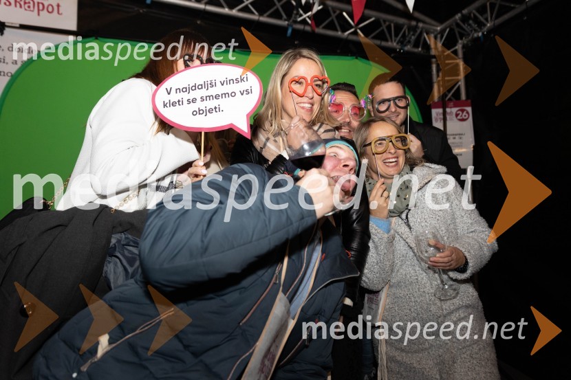 Vinska pot v rovih pod starim Kranjem 2023, petek