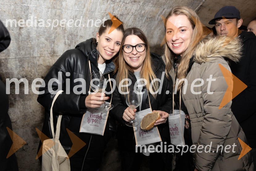 Vinska pot v rovih pod starim Kranjem 2023, petek