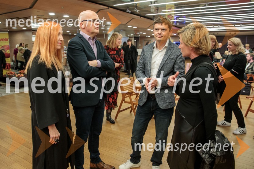  Zvezdana  Lazar, pokroviteljica, organizatorka dogodkov, Liffe;  Simon Popek, programski direktor, festival LIFFe; mag. Boštjan Škufca Zaveršek, podpredsednik uprave, Telekom Slovenija;  Katarina Prešeren, vodja komuniciranja, Telekom Slovenija34. LIFFE, zaključek ljubljanskega filmskega festivala