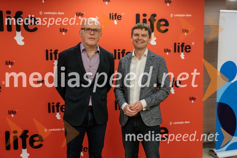  Simon Popek, programski direktor, festival LIFFe; mag. Boštjan Škufca Zaveršek, podpredsednik uprave, Telekom Slovenija34. LIFFE, zaključek ljubljanskega filmskega festivala