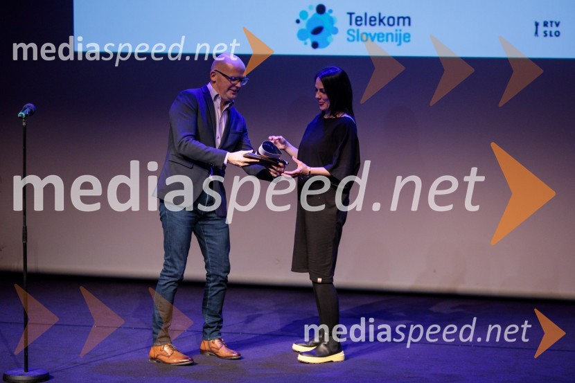  Simon Popek, programski direktor, festival LIFFe;  Asja Dupanović, film Poljubi prihodnost - U2 v Sarajevu34. LIFFE, zaključek ljubljanskega filmskega festivala