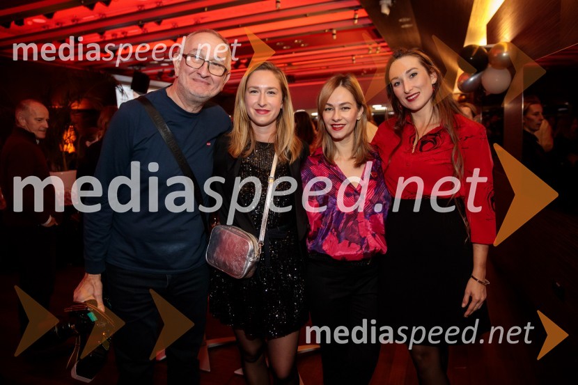  Vito Tofaj, fotograf;  ... ;  Gorka Berden, igralka;  Gaja Višnar, igralka34. LIFFE, zaključek ljubljanskega filmskega festivala