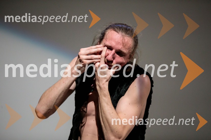  Žigan Krajnčan, igralec, plesalec, koreografEno samo telo ni dovolj, premiera plesne predstave