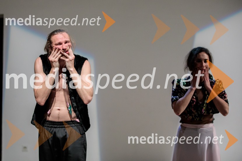  Žigan Krajnčan, igralec, plesalec, koreograf;  Kristýna Peldová, plesalka in koreografinjaEno samo telo ni dovolj, premiera plesne predstave