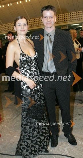 Boštjan Romih, televizijski voditelj z ženo LaroViktorji za leto 2004