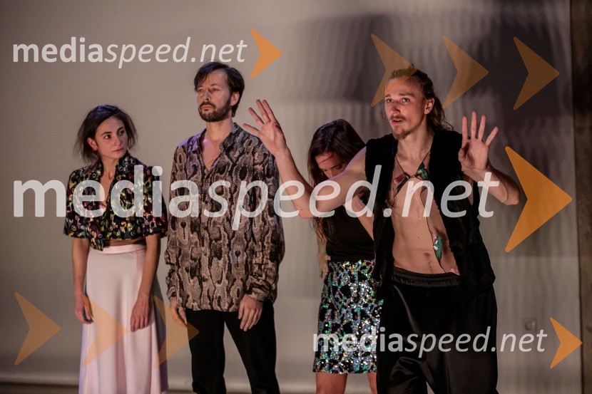  Kristýna Peldová, plesalka in koreografinja;  Milan Tomášik, plesalec;  Agostina D’Alessandro, plesalka;  Žigan Krajnčan, igralec, plesalec, koreografEno samo telo ni dovolj, premiera plesne predstave