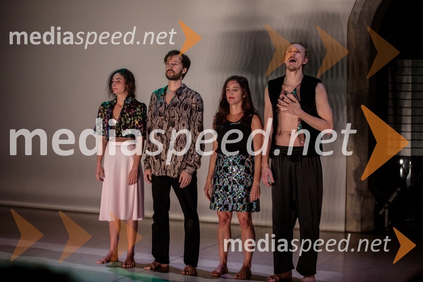  Kristýna Peldová, plesalka in koreografinja;  Milan Tomášik, plesalec;  Agostina D’Alessandro, plesalka;  Žigan Krajnčan, igralec, plesalec, koreografEno samo telo ni dovolj, premiera plesne predstave