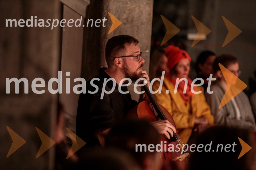  Kristijan Krajnčan, glasbenikEno samo telo ni dovolj, premiera plesne predstave