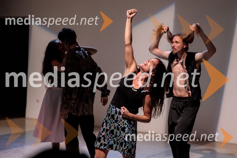  Agostina D’Alessandro, plesalka;  Žigan Krajnčan, igralec, plesalec, koreografEno samo telo ni dovolj, premiera plesne predstave