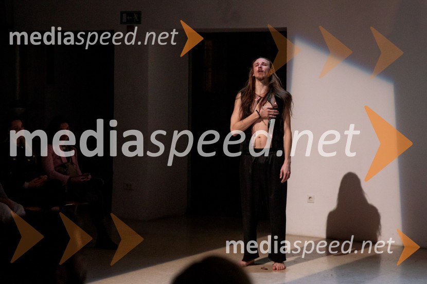  Žigan Krajnčan, igralec, plesalec, koreografEno samo telo ni dovolj, premiera plesne predstave