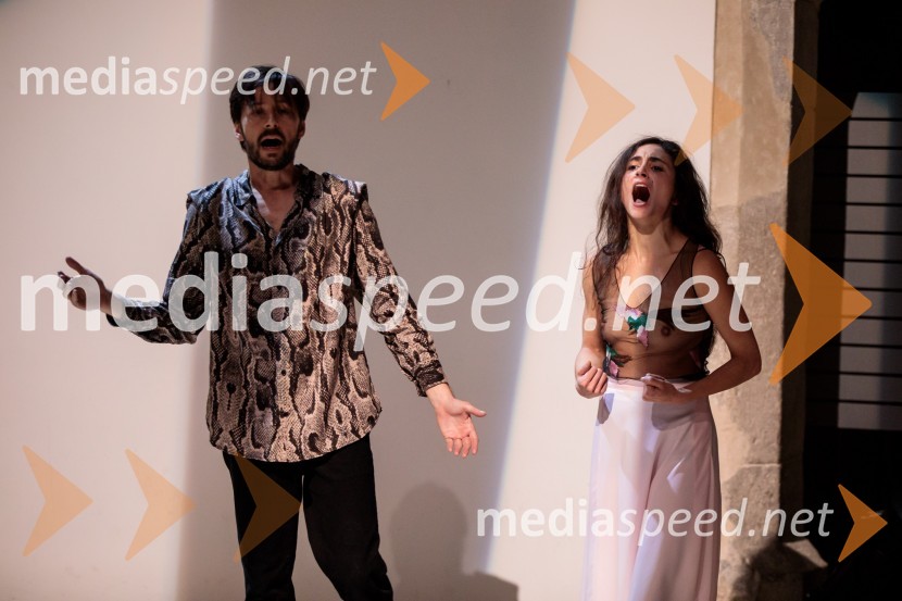  Milan Tomášik, plesalec;  Kristýna Peldová, plesalka in koreografinjaEno samo telo ni dovolj, premiera plesne predstave