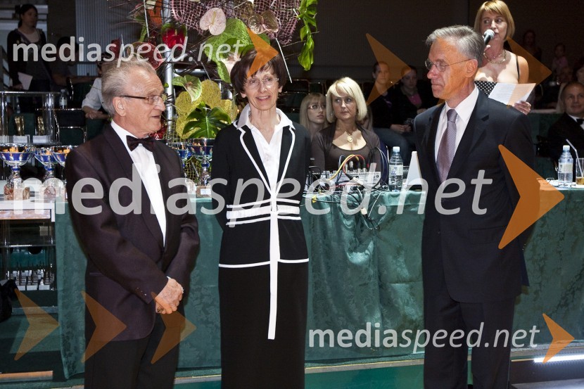 Franjo Kozar, plesni strokovnjak in začetnik plesa v Sloveniji, Verena Šulek, podpredsednica odbora sekcije za standardne in latinskoameriške plese Plesne zveze Slovenije in Drago Šulek, predsednik Plesne zveze Slovenije, dobitnika nagrade Povodni mož za življenjsko deloDržavno prvenstvo v latinskoameriških plesih in podelitev nagrad Povodni mož 2008