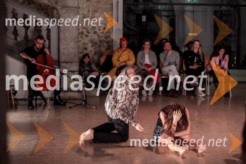  Milan Tomášik, plesalec;  Agostina D’Alessandro, plesalkaEno samo telo ni dovolj, premiera plesne predstave