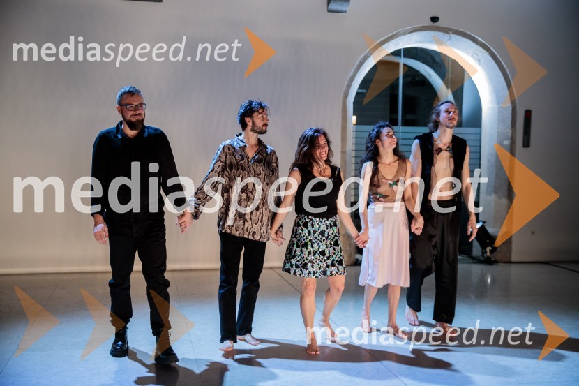  Kristijan Krajnčan, glasbenik;  Milan Tomášik, plesalec;  Agostina D’Alessandro, plesalka;  Kristýna Peldová, plesalka in koreografinja;  Žigan Krajnčan, igralec, plesalec, koreografEno samo telo ni dovolj, premiera plesne predstave