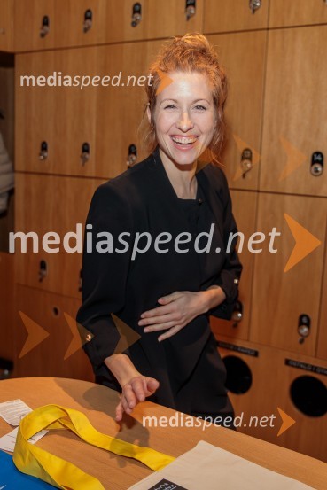  Anja Möderndorfer, plesalka in koreografinjaEno samo telo ni dovolj, premiera plesne predstave