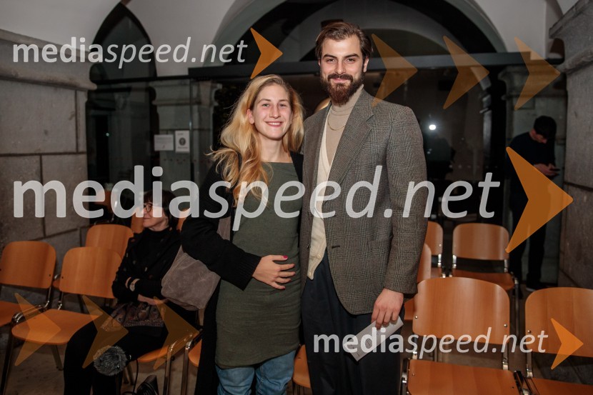  Ivana Percan Kodarin, igralka;  Domen Novak, igralec Eno samo telo ni dovolj, premiera plesne predstave