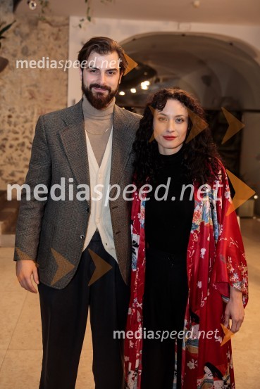  Domen Novak, igralec ;  Urška Centa, plesalka flamenkaEno samo telo ni dovolj, premiera plesne predstave