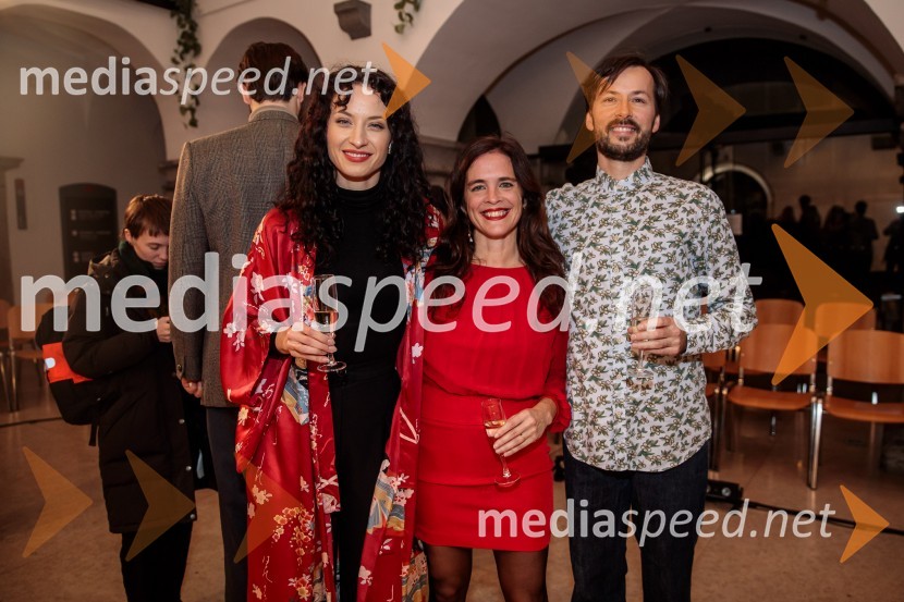  Urška Centa, plesalka flamenka;  Agostina D’Alessandro, plesalka;  Milan Tomášik, plesalecEno samo telo ni dovolj, premiera plesne predstave